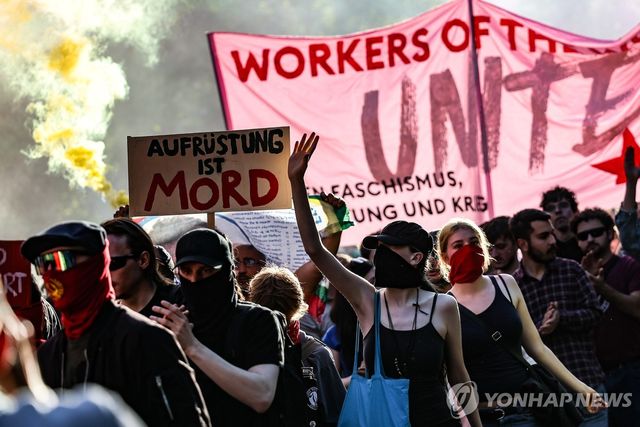 1일(현지시간) 독일 베를린에서 열린 노동절 집회