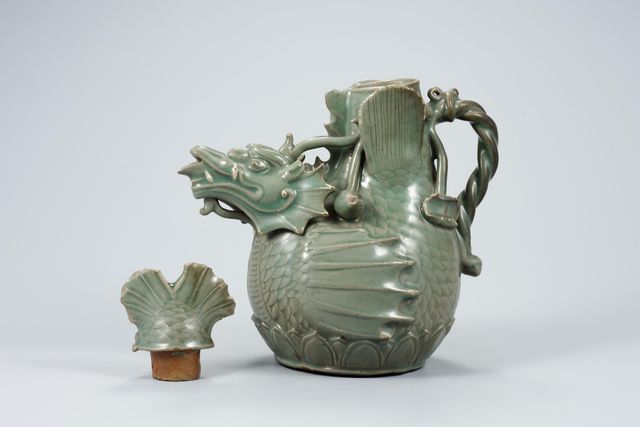 국보 '청자 어룡형 주전자'