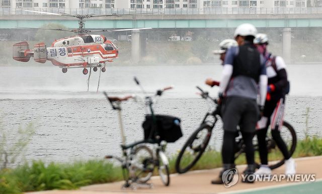 긴장과 일상 사이