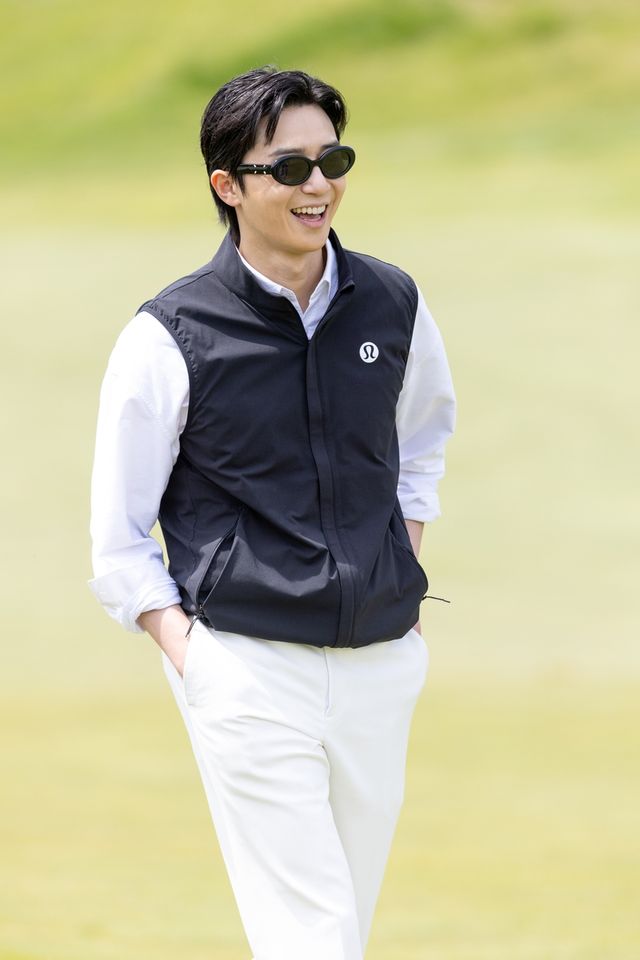 LIV 골프 대회장을 찾은 배우 박서준 씨.