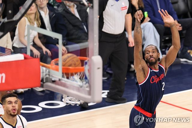 커와이 레너드의 슛