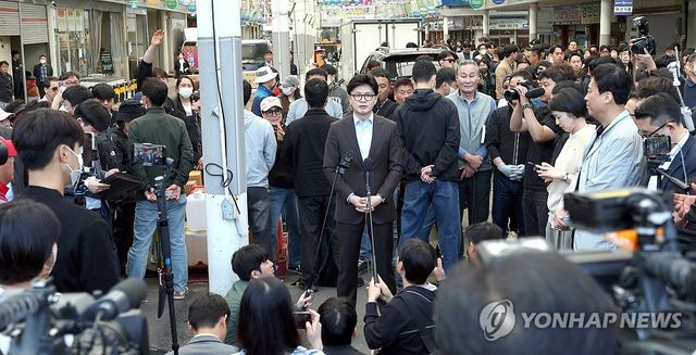 마산어시장 찾은 한동훈