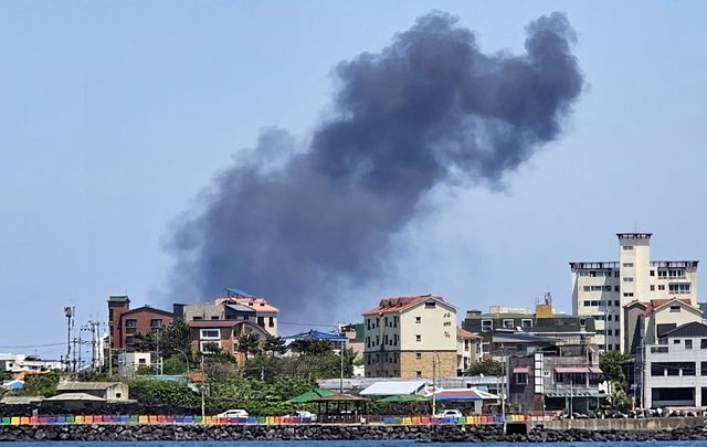 제주화력발전소에서 나온 검은 연기
