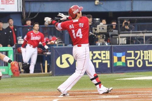 최정의 1군 복귀전 첫 타석 결승 투런포