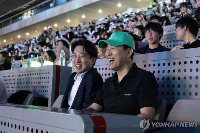 서울스프링페스타 원더쇼 개막식 관람하는 이준석-오세훈