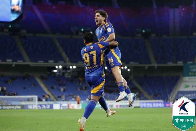 추가골 넣은 라카바