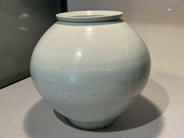 故 정조문이 사랑했던 백자 항아리 