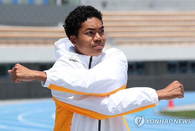 몸푸는 나마디 조엘진