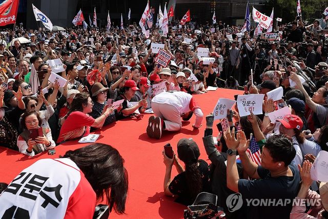김문수 후보, 고속터미널역 인근서 집중유세