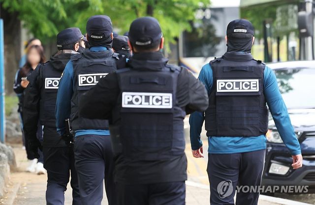 시흥서 흉기로 4명 사상, 50대 중국동포 용의자 도주