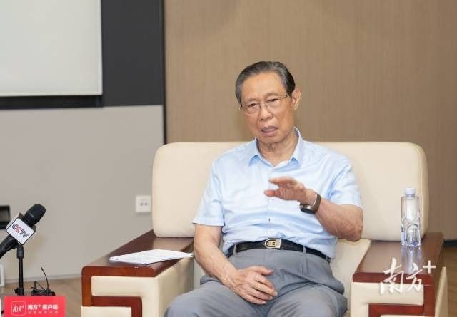 중국 감염병 권위자 중난산 원사 