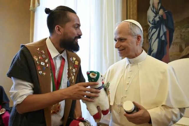 페루 람바예케 지역 대표단 만난 레오 14세 교황