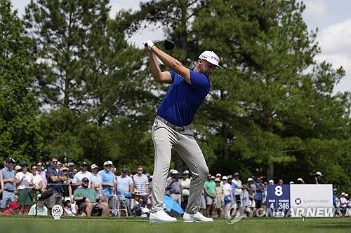 윈덤 클라크의 티샷.