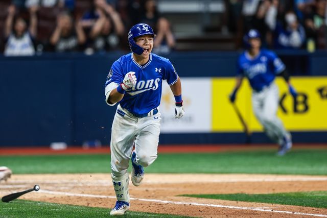 11회초 결승타를 때리는 삼성 김지찬