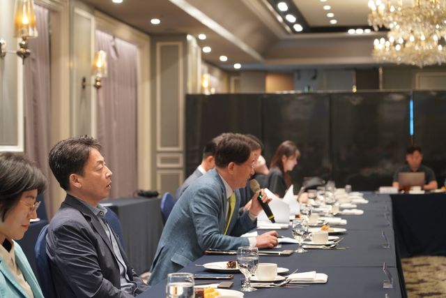 기자간담회 중인 유종필 창업진흥원장