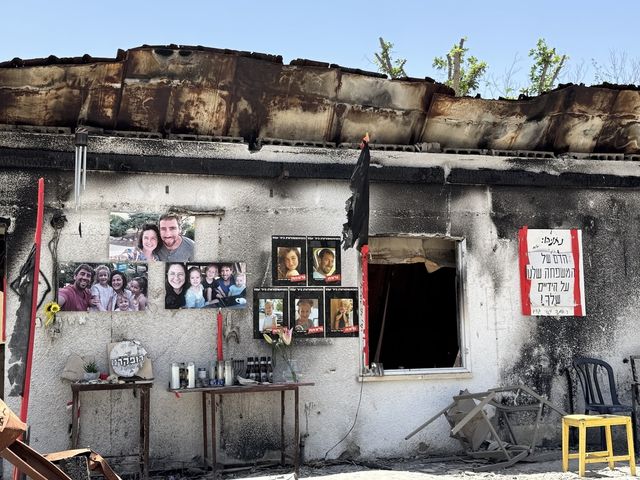 하마스 공격으로 파괴된 이스라엘 니르 오즈 키부츠의 집