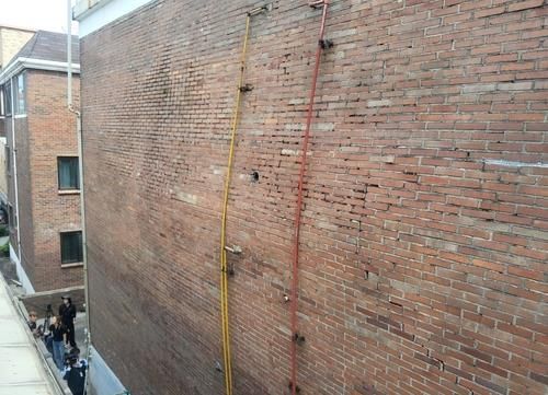 부풀어 오른 외벽