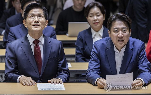 김문수ㆍ이준석 후보, 서울시 약자 동행 토론회 나란히 참석