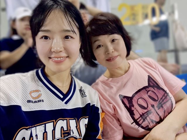 두산 베어스 팬 정소영 씨와 어머니