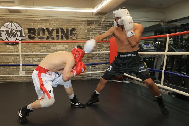 스파링하는 최시로