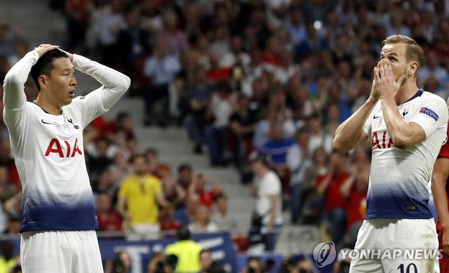 2019년 UCL 결승전에서 아쉬워하는 손흥민과 해리 케인