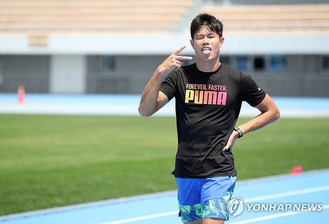 필리핀 장대높이뛰기 스타 어니스트 존 오비에나