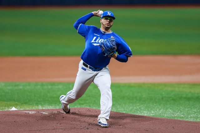 삼성 외국인 투수 후라도의 투구