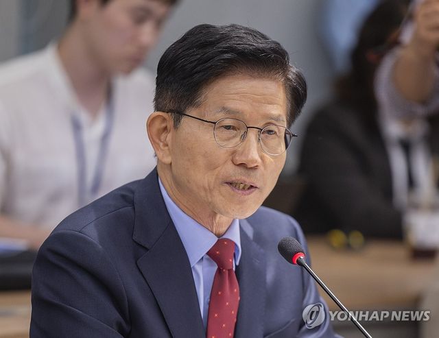 의정갈등 해소 관련 입장 설명하는 김문수 대선후보