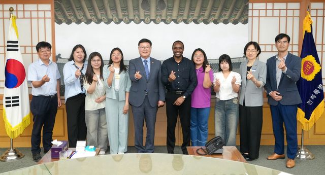 전북도의회 방문한 전북대 유학생들