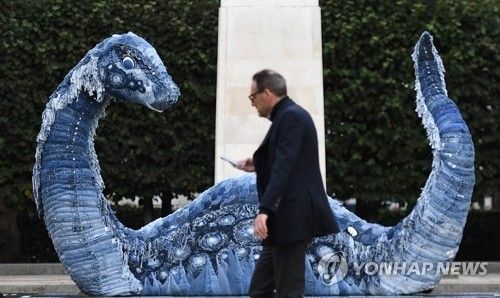 네스호의 괴물 조형물