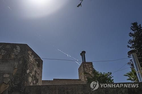 이스라엘 방공망이 예멘발 미사일을 요격하는 장면(기사와 직접 관련 없음)