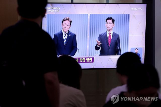 대선 토론 나선 이재명-김문수 후보