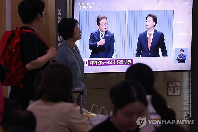 대선 토론 나선 이재명-이준석 후보