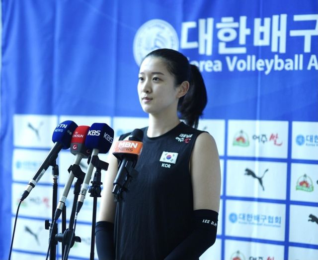 인터뷰하는 여자대표팀의 미들 블로커 이다현