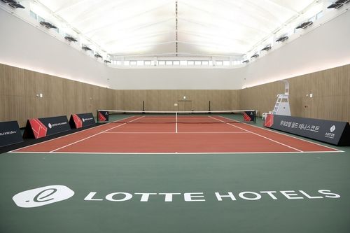 롯데호텔 월드의 실내 테니스코트
