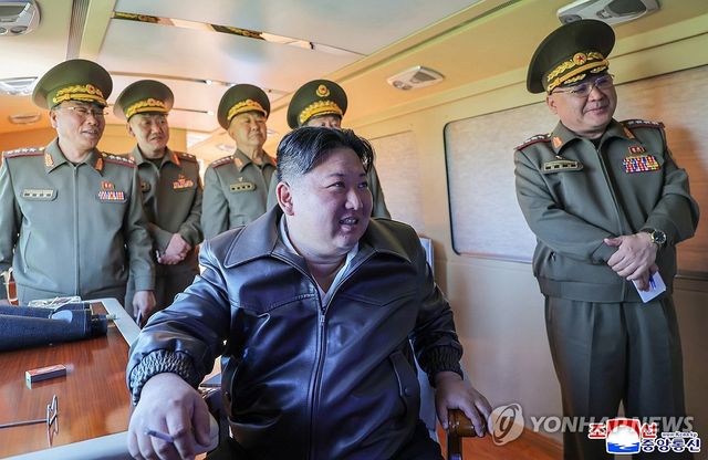 북한 김정은, 장거리포ㆍ미사일 훈련지도