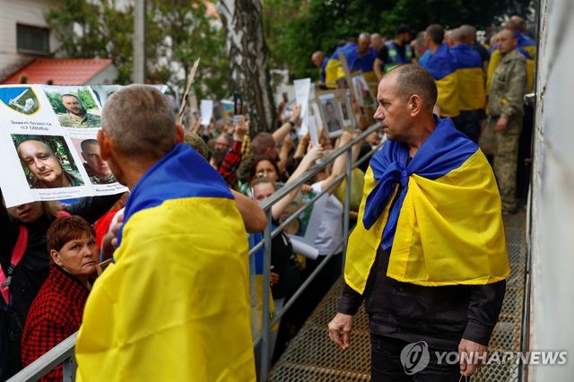 24일 우크라이나로 돌아온 전쟁포로들
