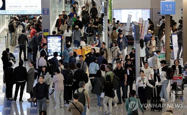 5월 황금연휴 맞아 해외로 떠나는 여행객들