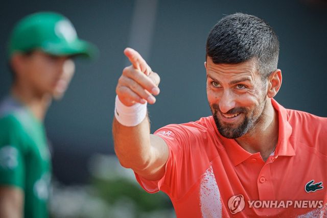 승리 후 기뻐하는 조코비치