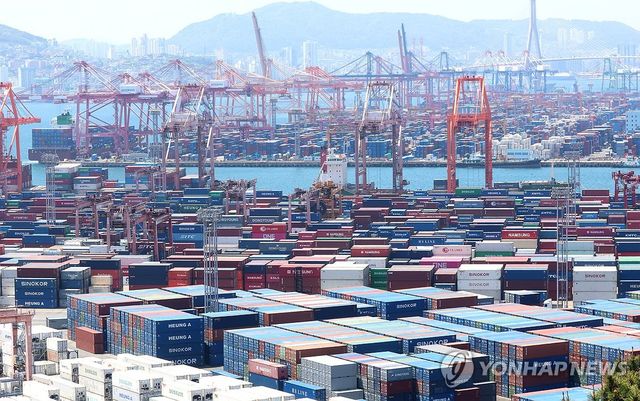 부산 수출항 [연합뉴스 자료사진]