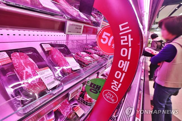 서울의 한 대형마트 미국산 소고기 판매대