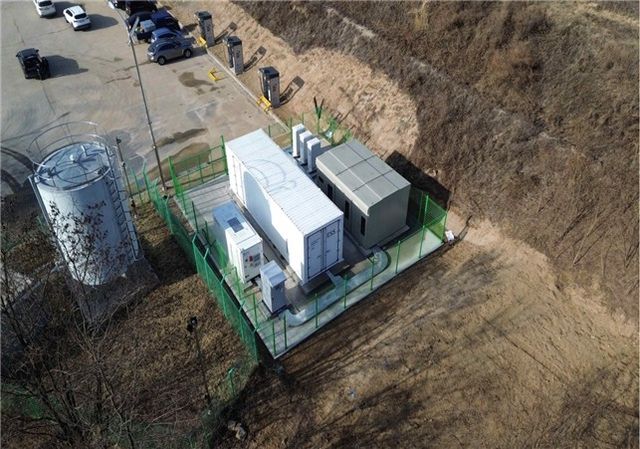 지난해 학곡리 공영차고지 내 ESS 설치 장면