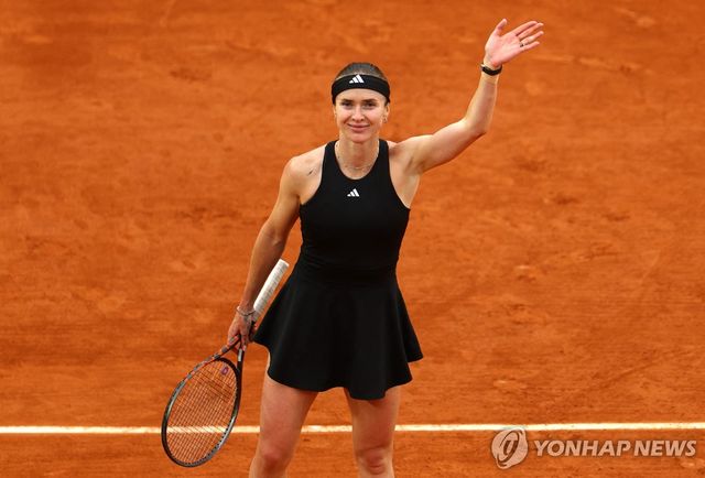 1회전 통과 후 기뻐하는 스비톨리나