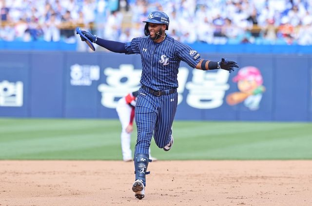 끝내기 홈런을 터뜨린 르윈 디아즈