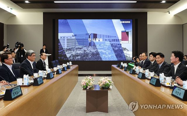 삼성전자 평택캠퍼스 방문, 인사말하는 김문수 후보