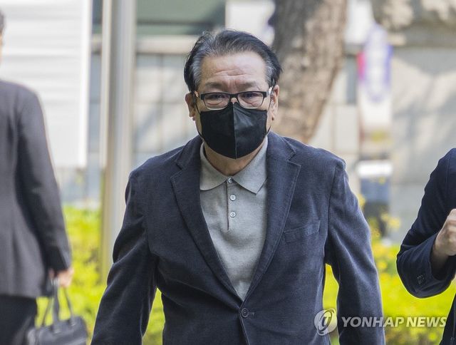 공판 출석하는 '건진법사' 전성배 씨