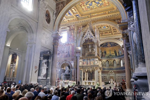레오 14세 교황 착좌식 열린 라테라노 대성전