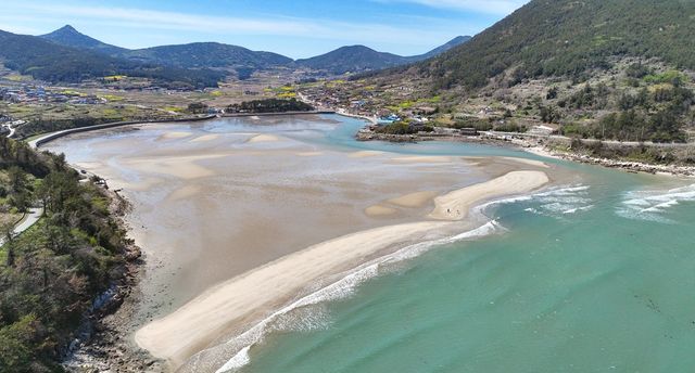 청산 신흥리 해수욕장 전경