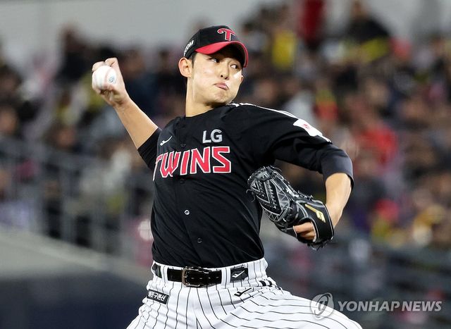 역투하는 김영우