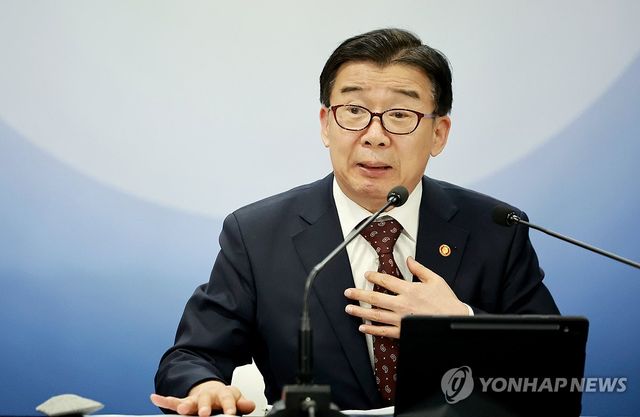 유철환 권익위원장